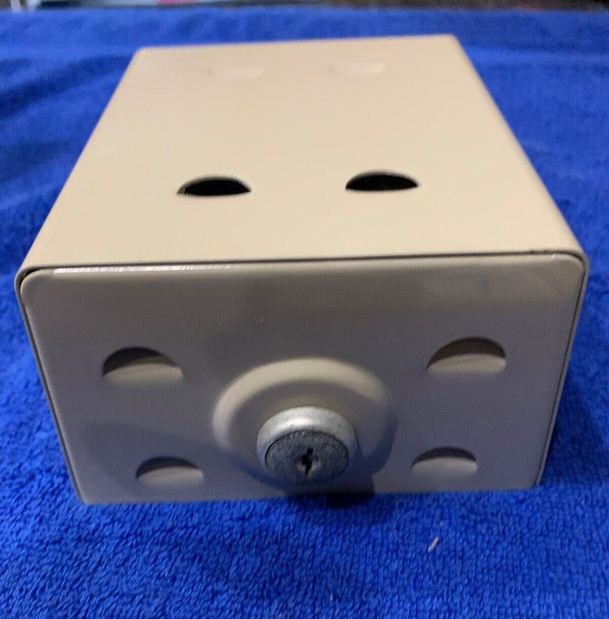 New Robertshaw 190-060 Metal Thermostat Guard 4 7/8" L x 4 5/8"W x 2 7/8"H