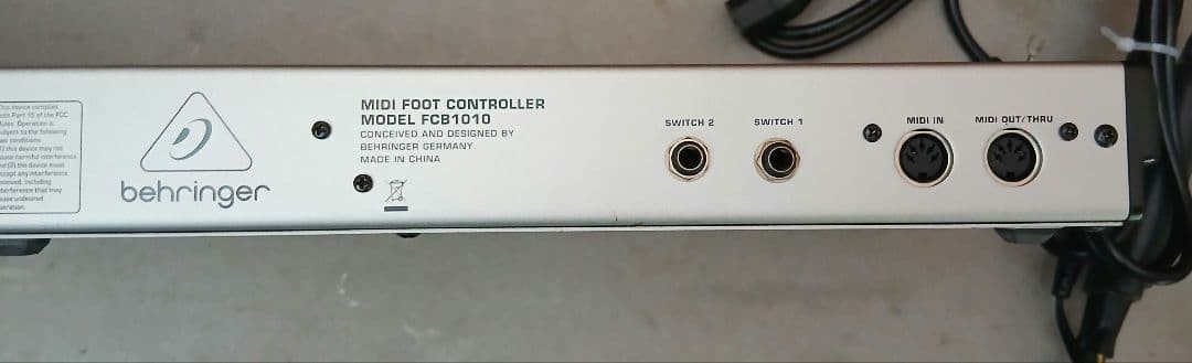 BEHRINGER FCB1010 MIDI Foot Controller