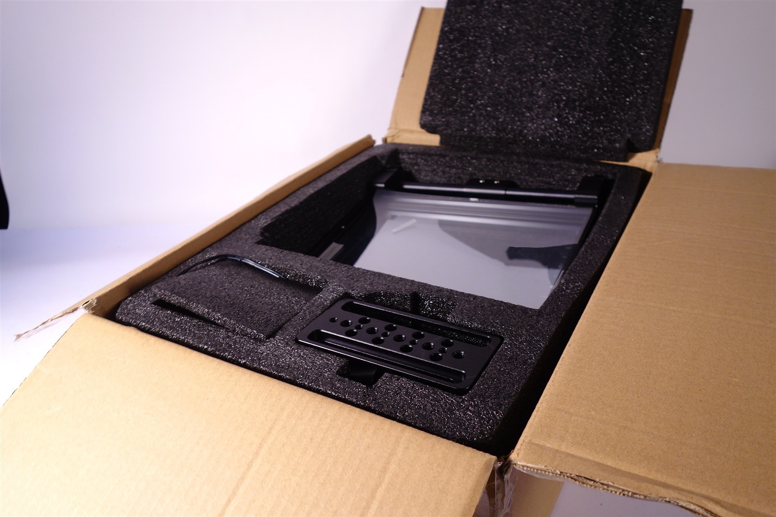 Ikan PT1200 Portable Teleprompter - New in Box?