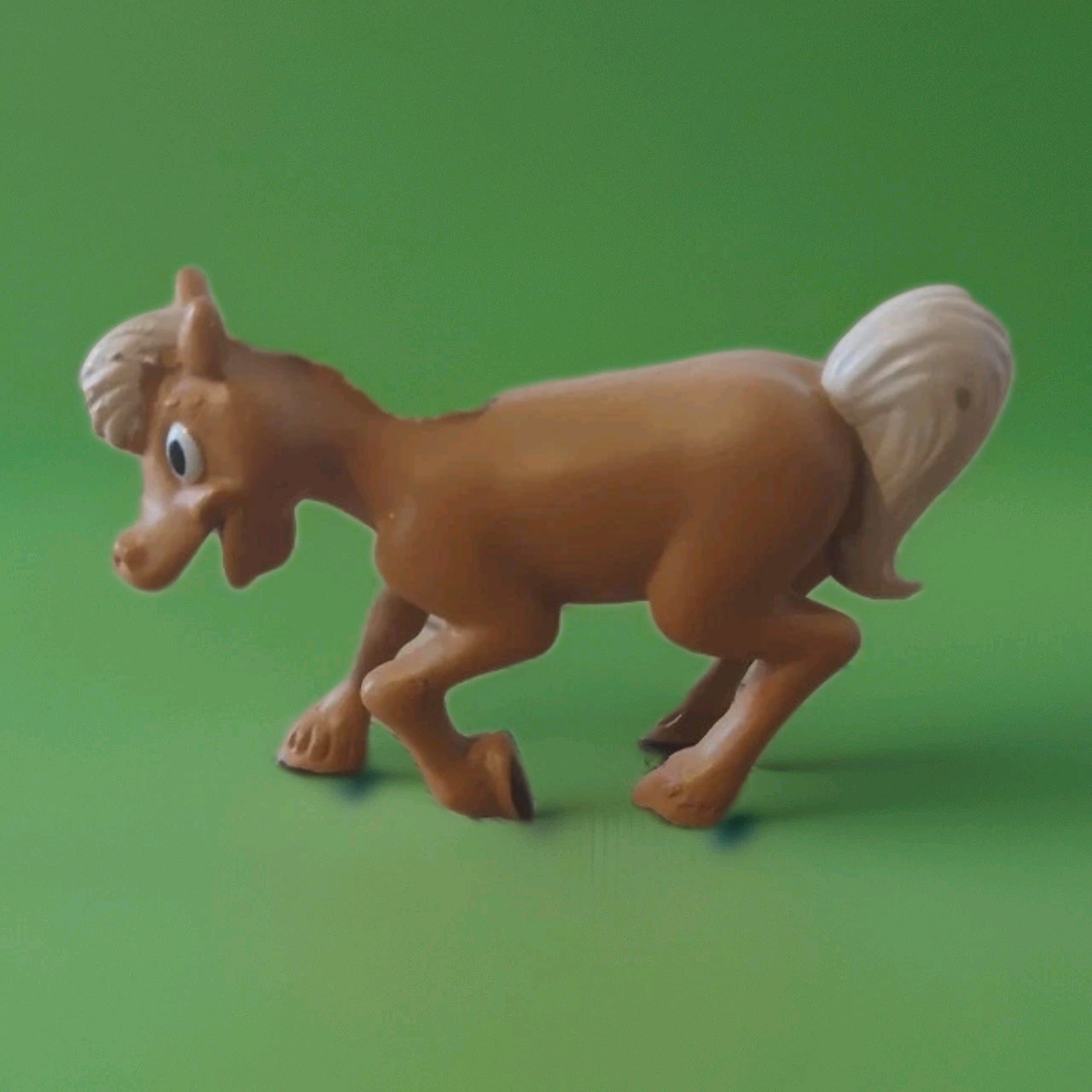 Walt Disney Mini Mouse - Bowtoon - Small 2 Inch Horse Very Rare Kids Toys.