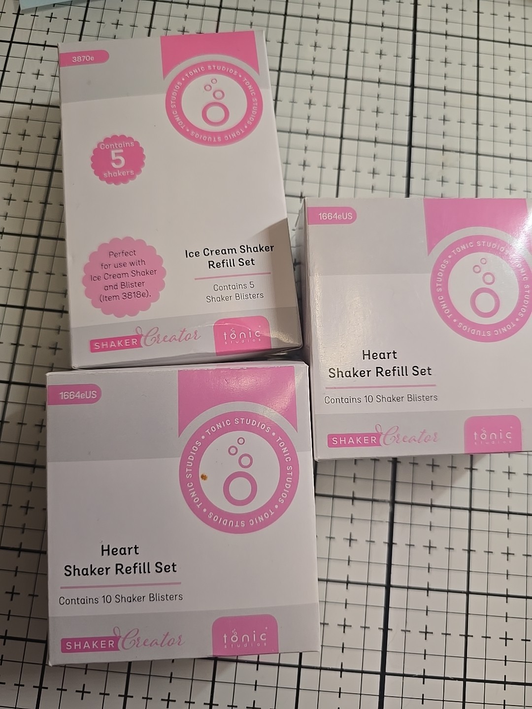 Tonic Studios Lot Of 30 Shaker Refills 20 Hearts 10  Ice Cream  Card Making