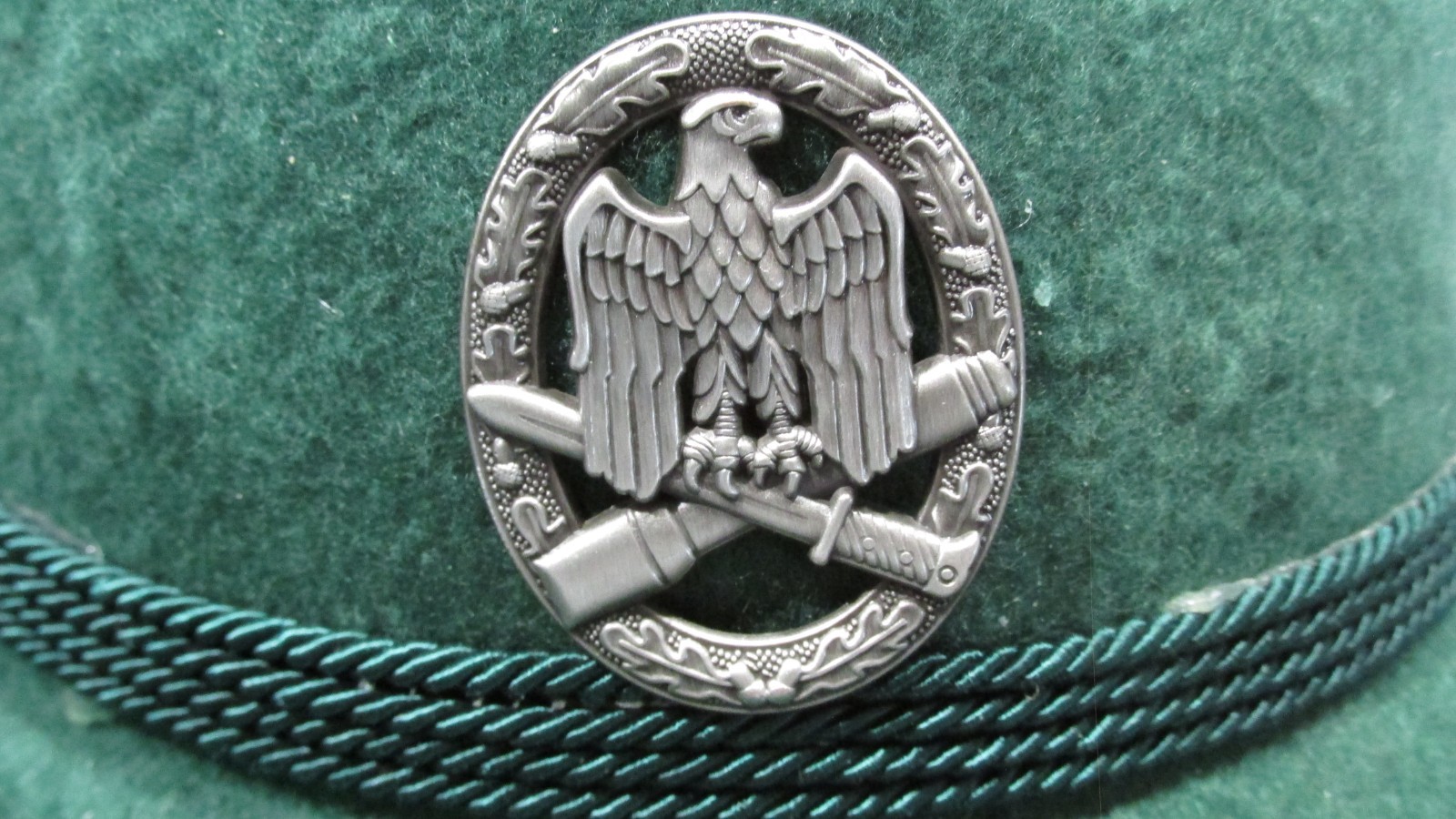 German Eagle with Dagger/Dolch Military Hat Pin
