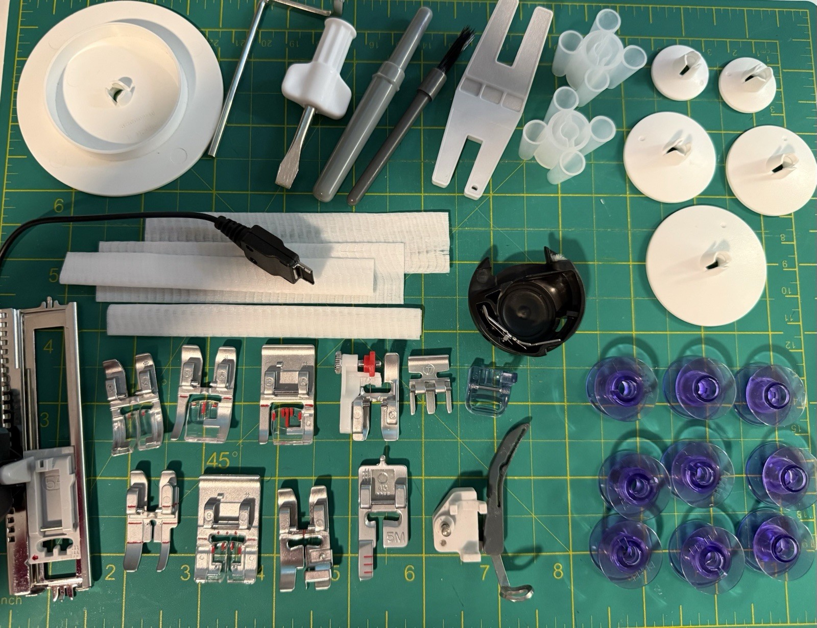 Pfaff Creative Icon Sewing / Embroidery Machine w Extras *SERVICED / LOW HOURS*
