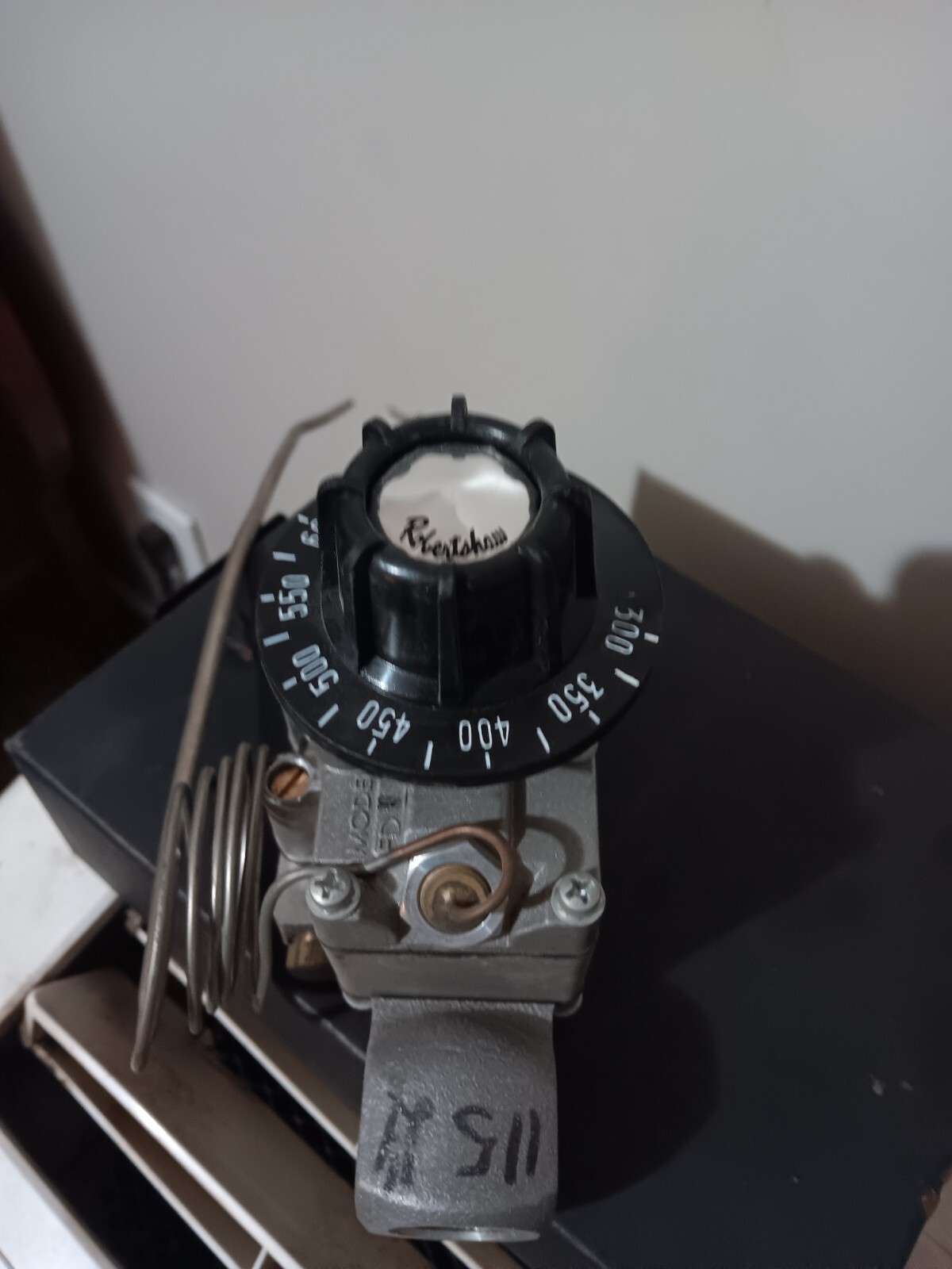 ROBERTSHAW FDH-1-01-30  PIZZA OVEN GAS OPERATING THERMOSTAT VALVE FD H 650 F GSP