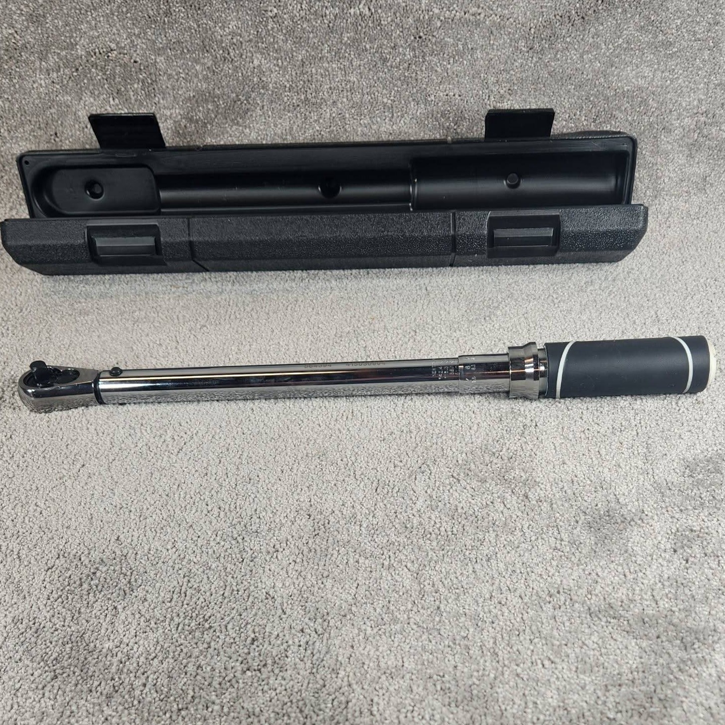 Husky Torque Wrench Silver 1/2 Inch Drive Click Style Tool 18in Case 564394