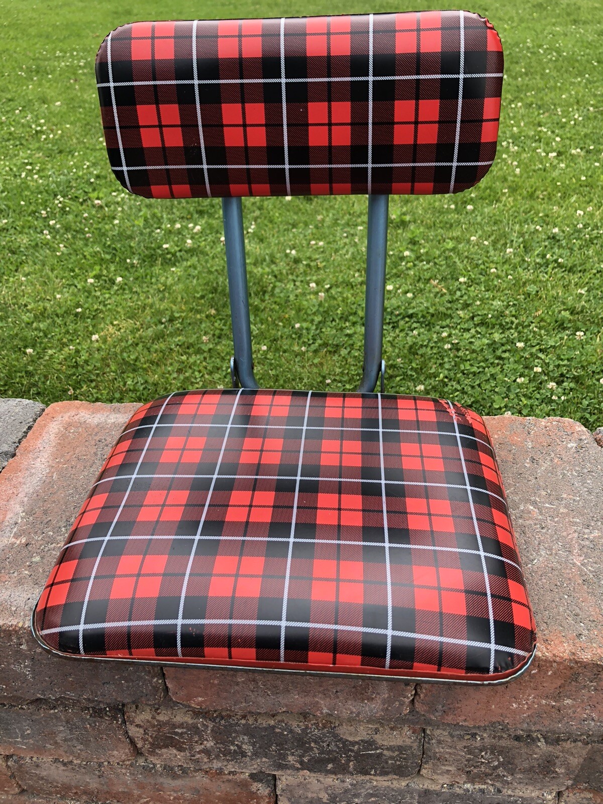 Vintage Red Plaid Vinyl Bleacher Seat, Portable Sports Football Seat Chair