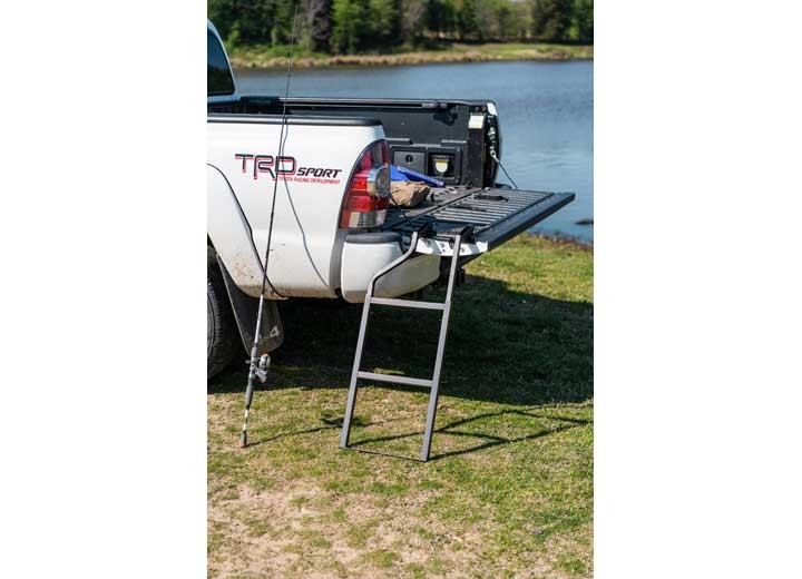 Traxion 5-100 Tailgate Ladder