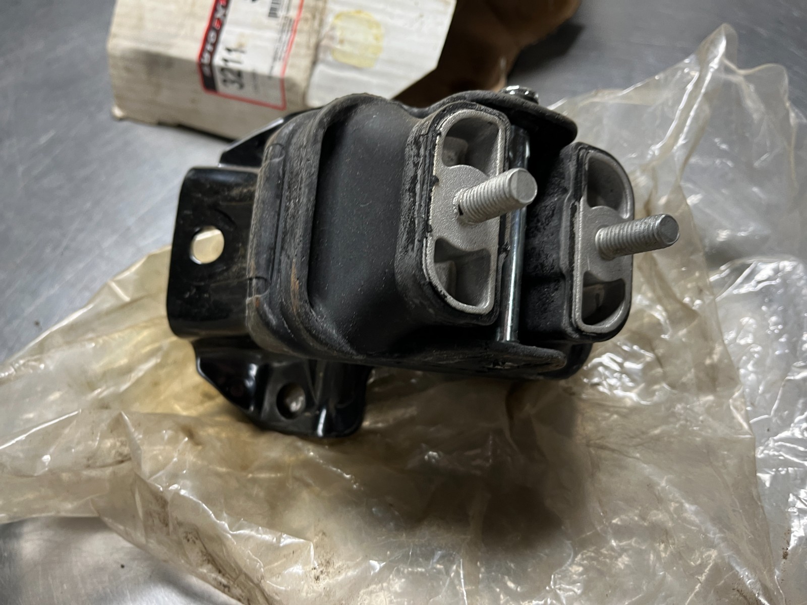 3211 Auto Extra ENGINE MOUNT Western Star EM-5583 , EM5583
