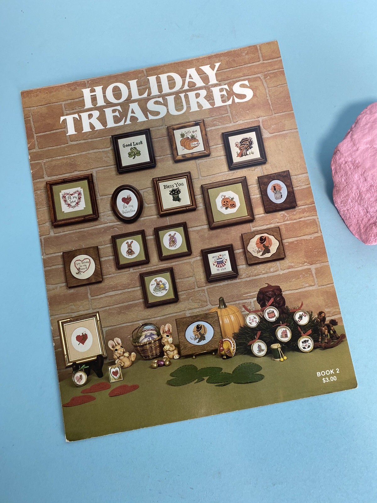 1982 COUNTED CROSS STITCH PATTERN HOLIDAY TREASURES #2