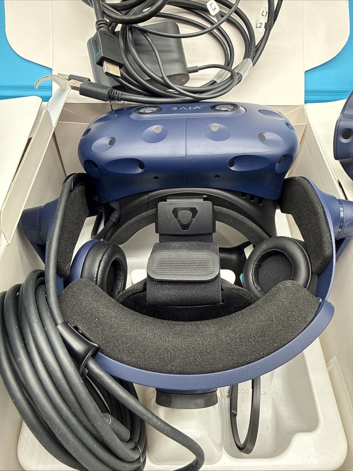 HTC Vive Pro Virtual Reality Headset Bundle 99HANW001-00 - Used