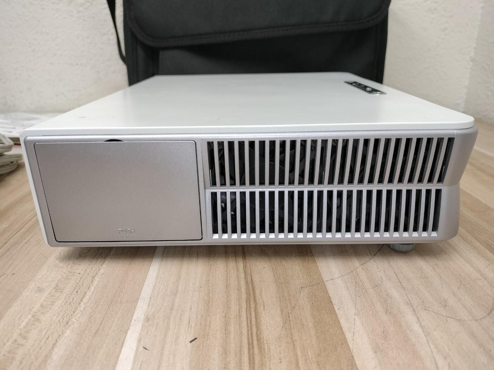Sony VPL-EX1 LCD Projector - 301 LAMP HOURS
