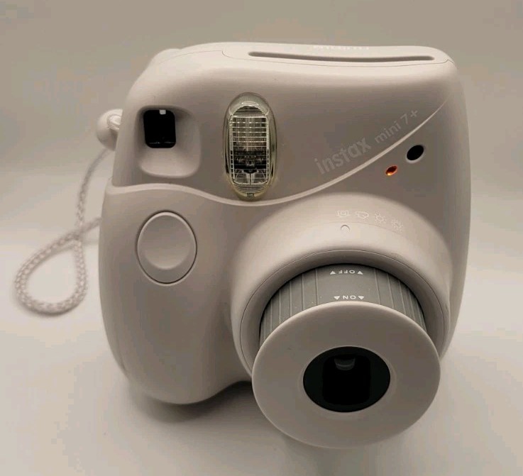 Fujifilm Instax Mini 7S Instant Film Camera White Auto Exposure Flash Portable