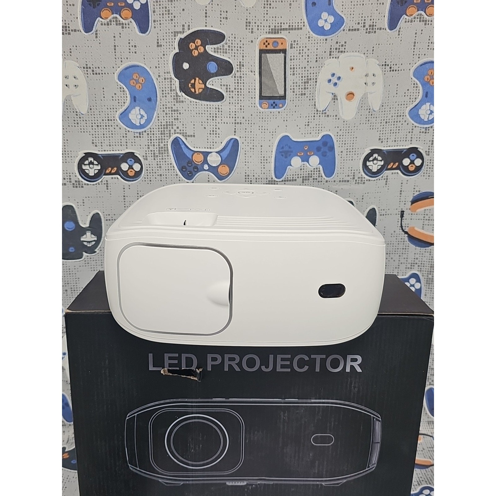 AUOSHI Projector W/Wifi & Bluetooth, 1080P OPEN BOX TESTED