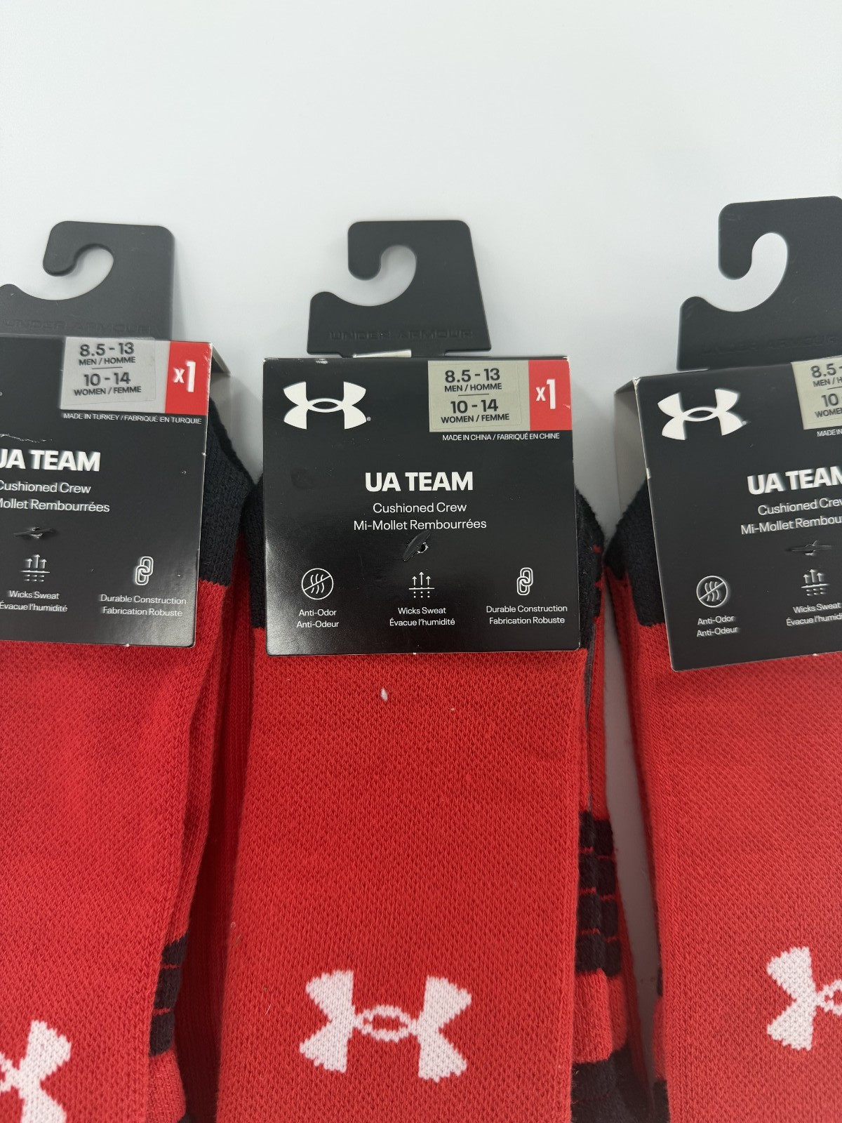 Under Armour Team 1367820 3 Pairs Crew Socks SZ 8.5-13 Red Cushioning Mid Calf