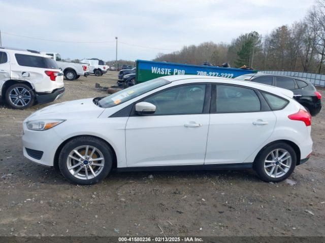 FOCUS 2015 Glove Box 4577676