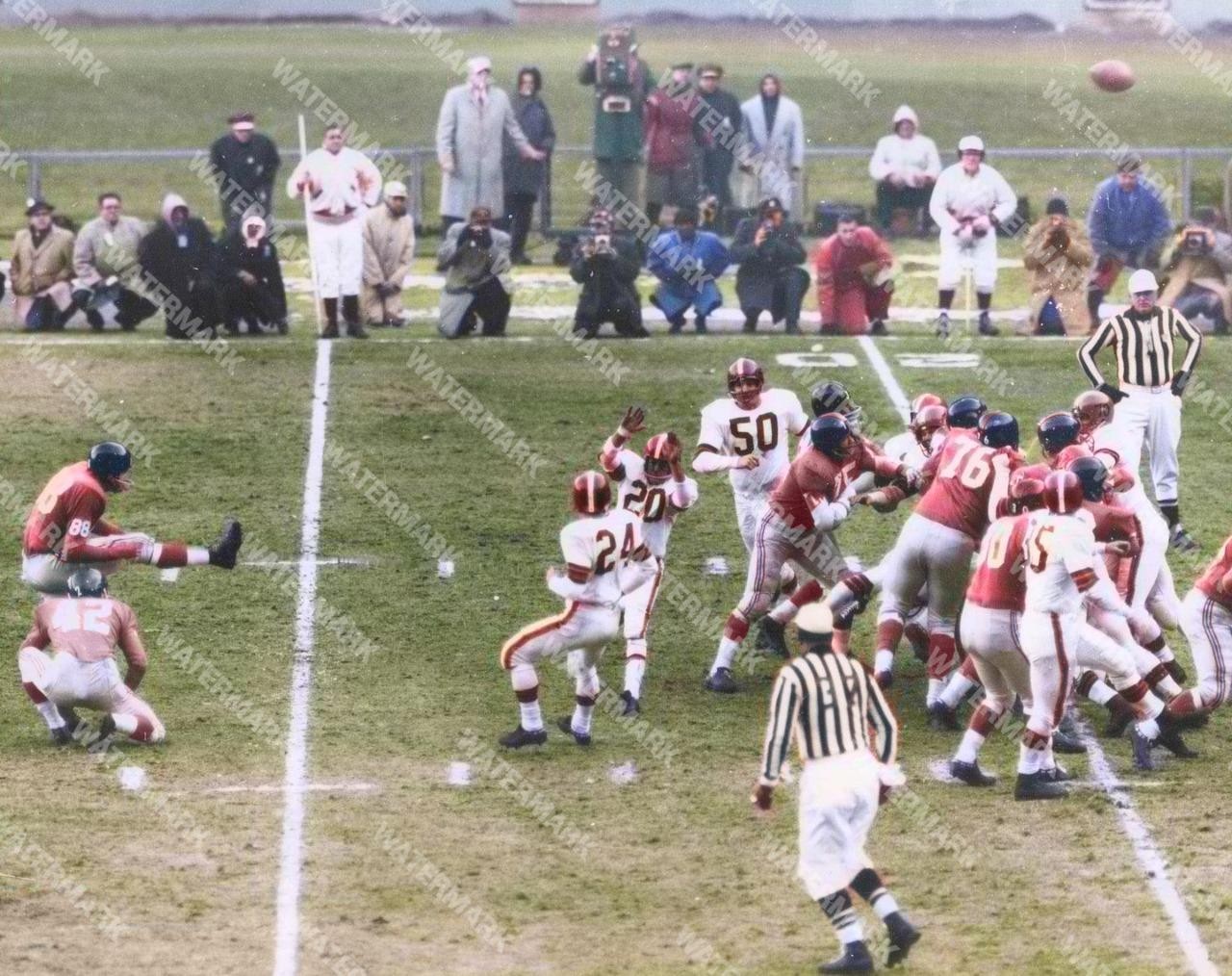 GW572 Pat Summerall NY Giants vs Browns 8x10 11x14 16x20 Colorized Photo