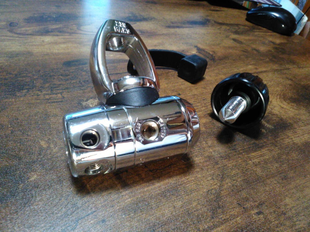 BEUCHAT VS-10 ADJUSTABLE / 941372 SCUBA DIVING REGULATOR.
