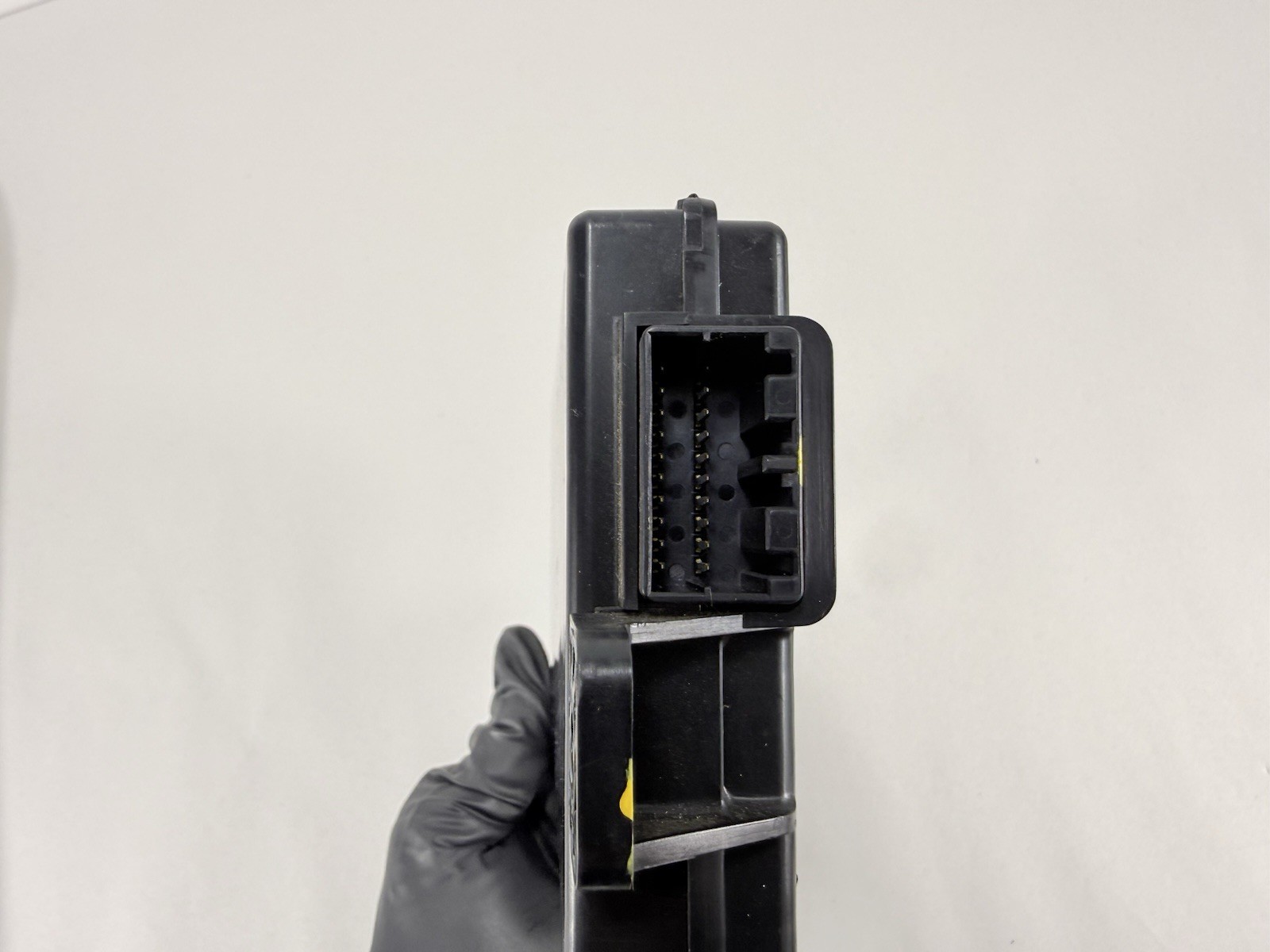 2011-2012 Dodge Journey Receiver Hub Control Module Keyless Entry 05026794AE OEM
