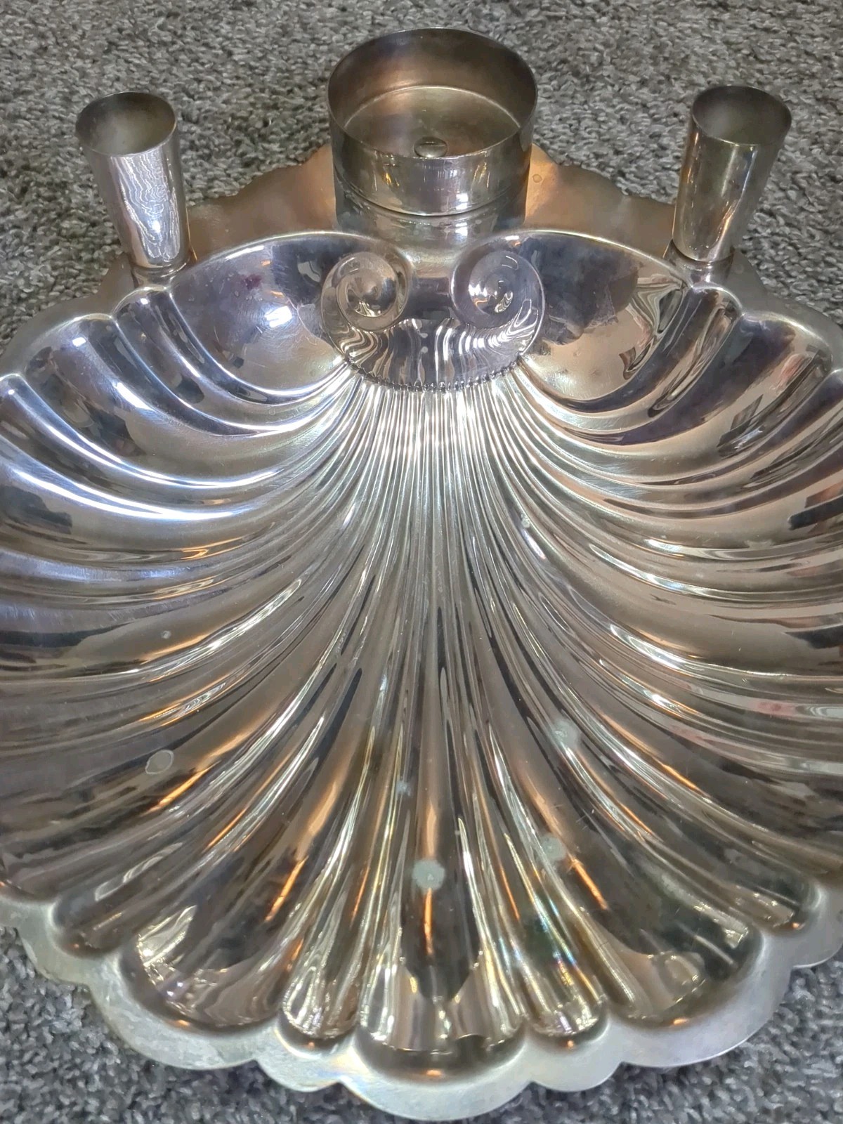 Engiish Silver Co. Silver Plate Scalloped Shell Footed Bowl W Candle Holders