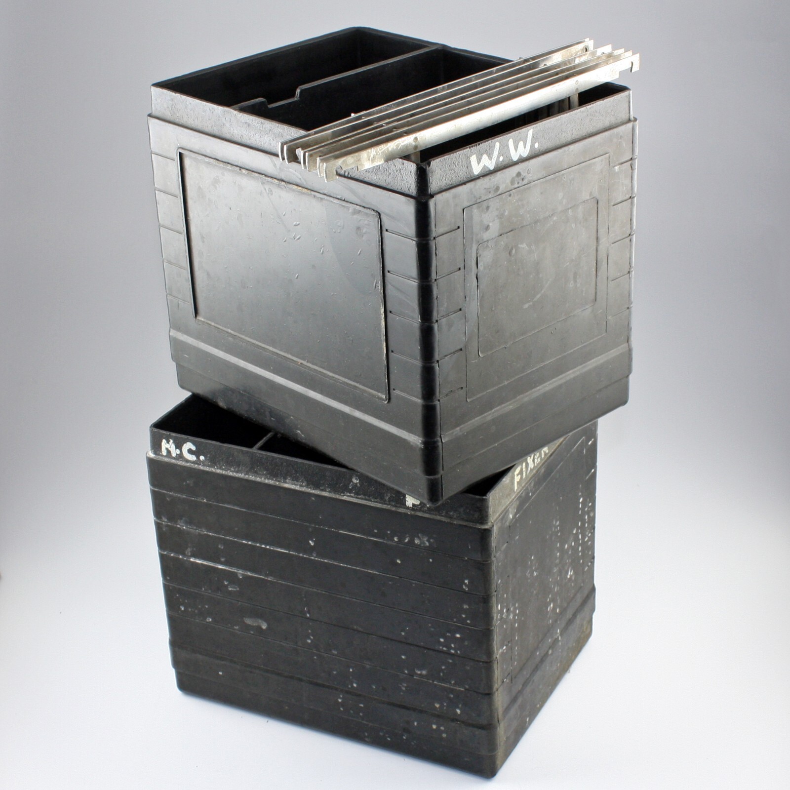 Richardson Divided Sheet Film Processing Tanks Set of 2 + Six 4x5" Film Hangers
