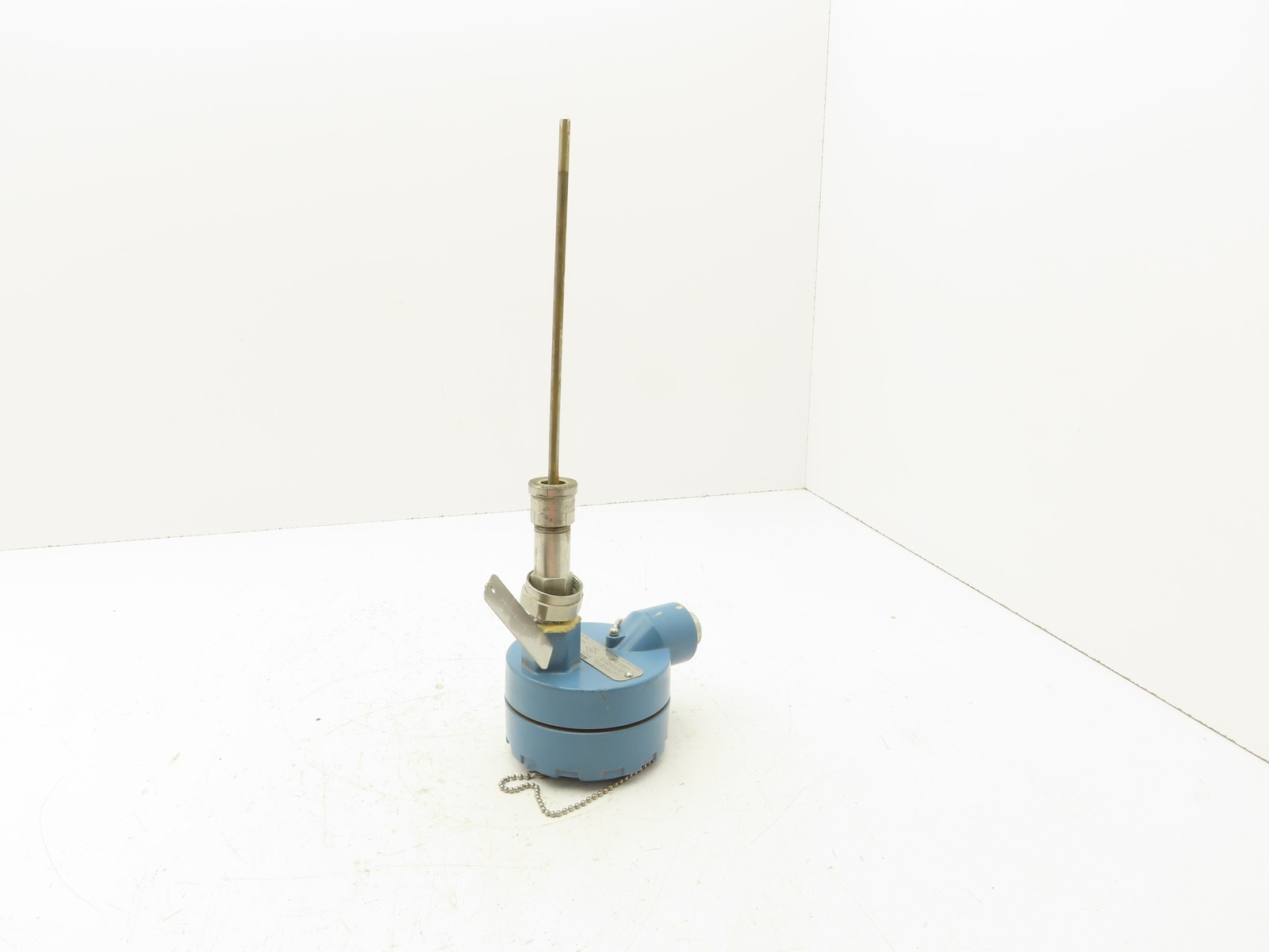 Rosemount 68 Temperature Sensor 8" Probe CM5-TE-1303 Explosion Proof Head