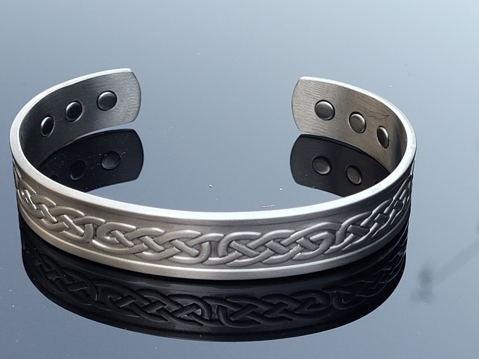 Silver Plated Solid Copper Magnetic Bracelet Arthritis Pain Therapy Cuff Celtic