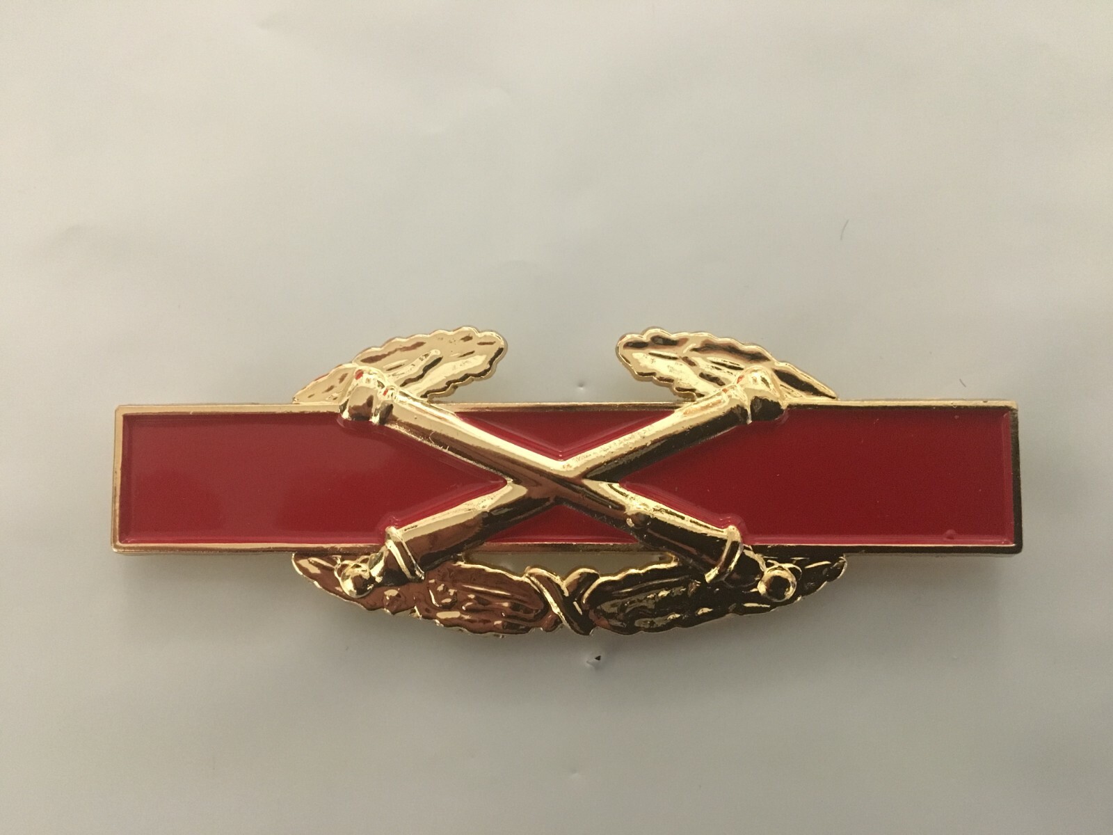 US ARMY COMBAT ARTILLERY PIN MEASURES 3 INCHES