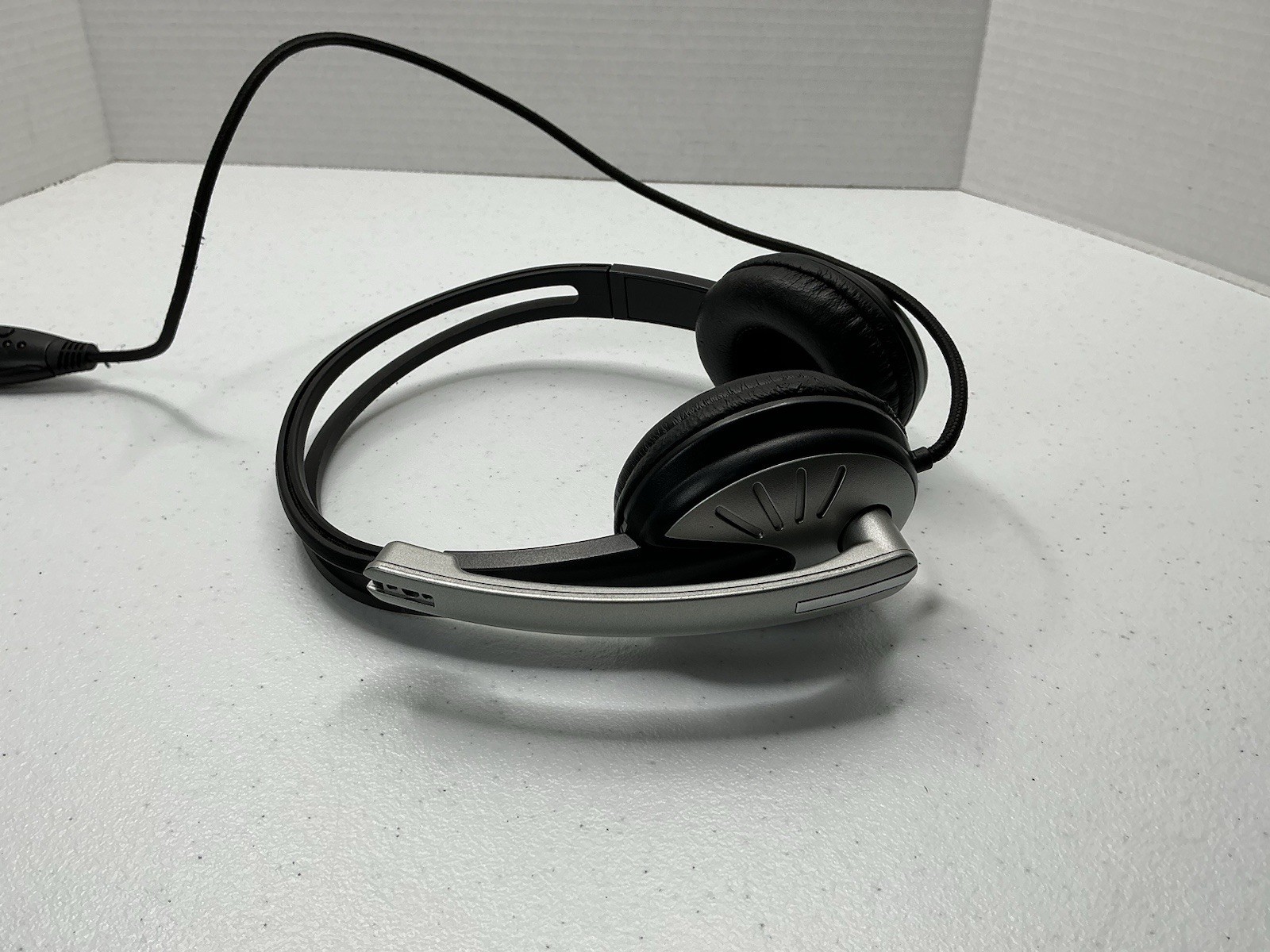 iMicro SP-IMME282 Wired USB Headphone w/ Microphone & Volume Control (Black)