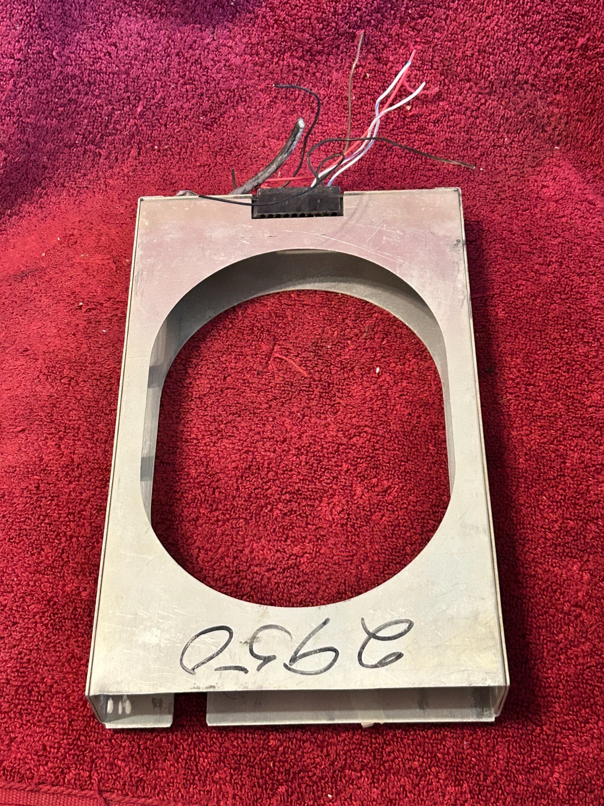 KING KY 196 197 VHF COMM TRANSCEIVER MOUNTING TRAY AND CONNECTOR