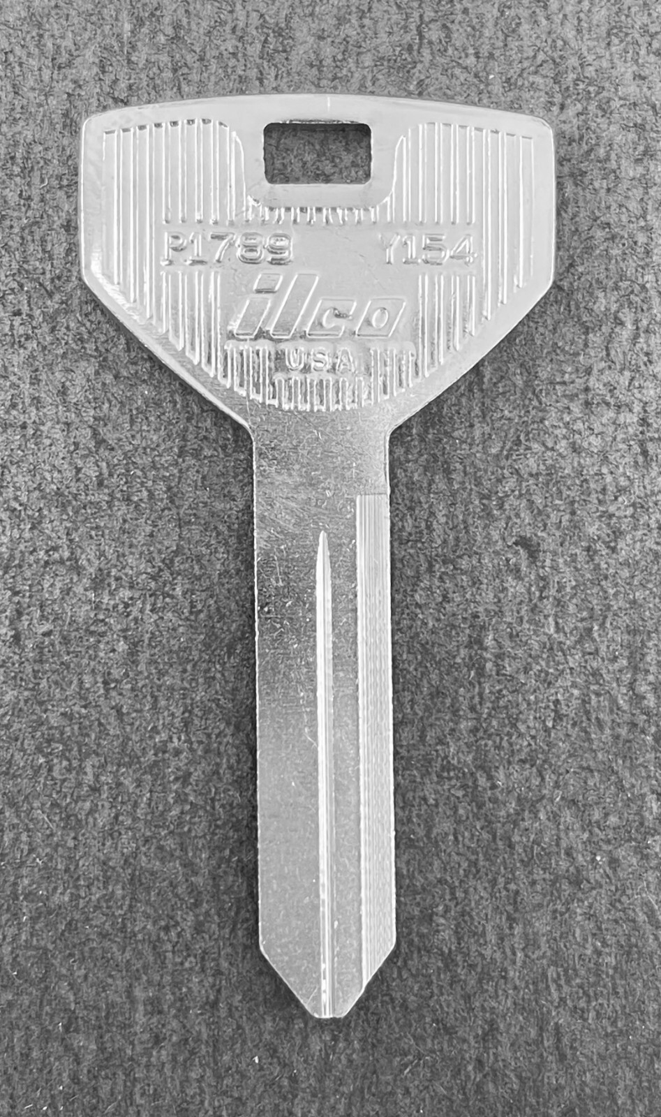 Lots of Y154 P1789 Type Key Blanks for Chrysler