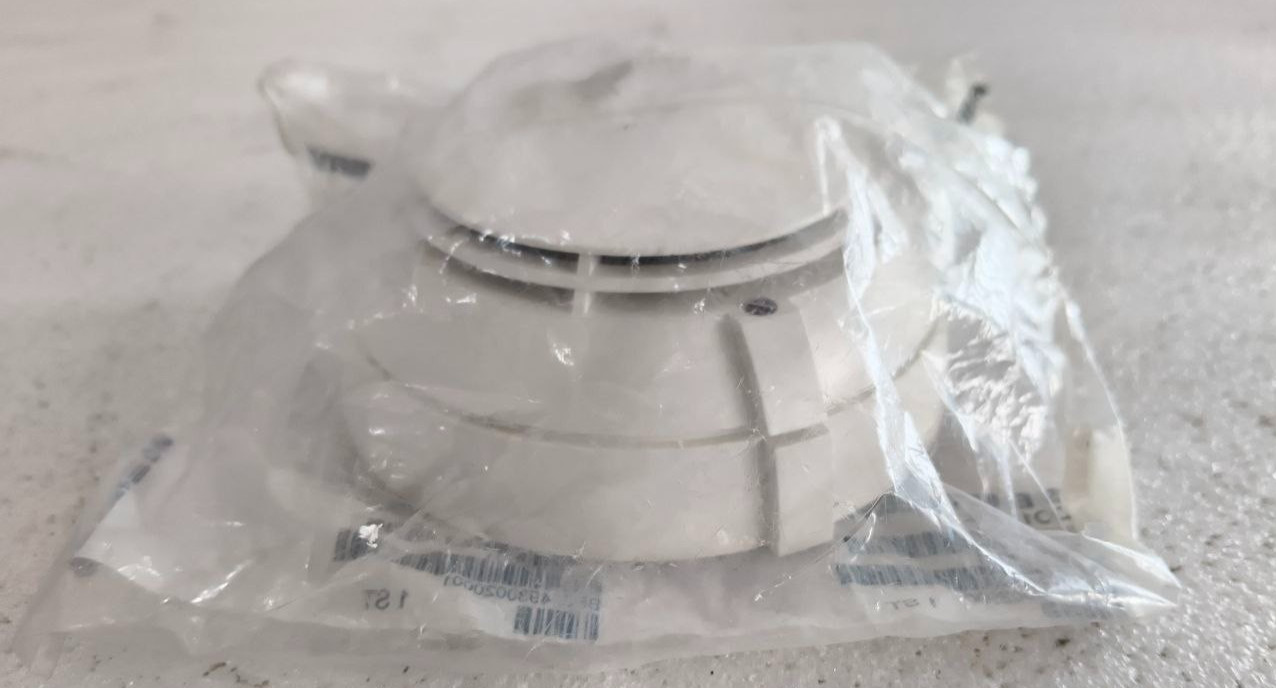SIEMENS Smoke Detector NEW DO1101A