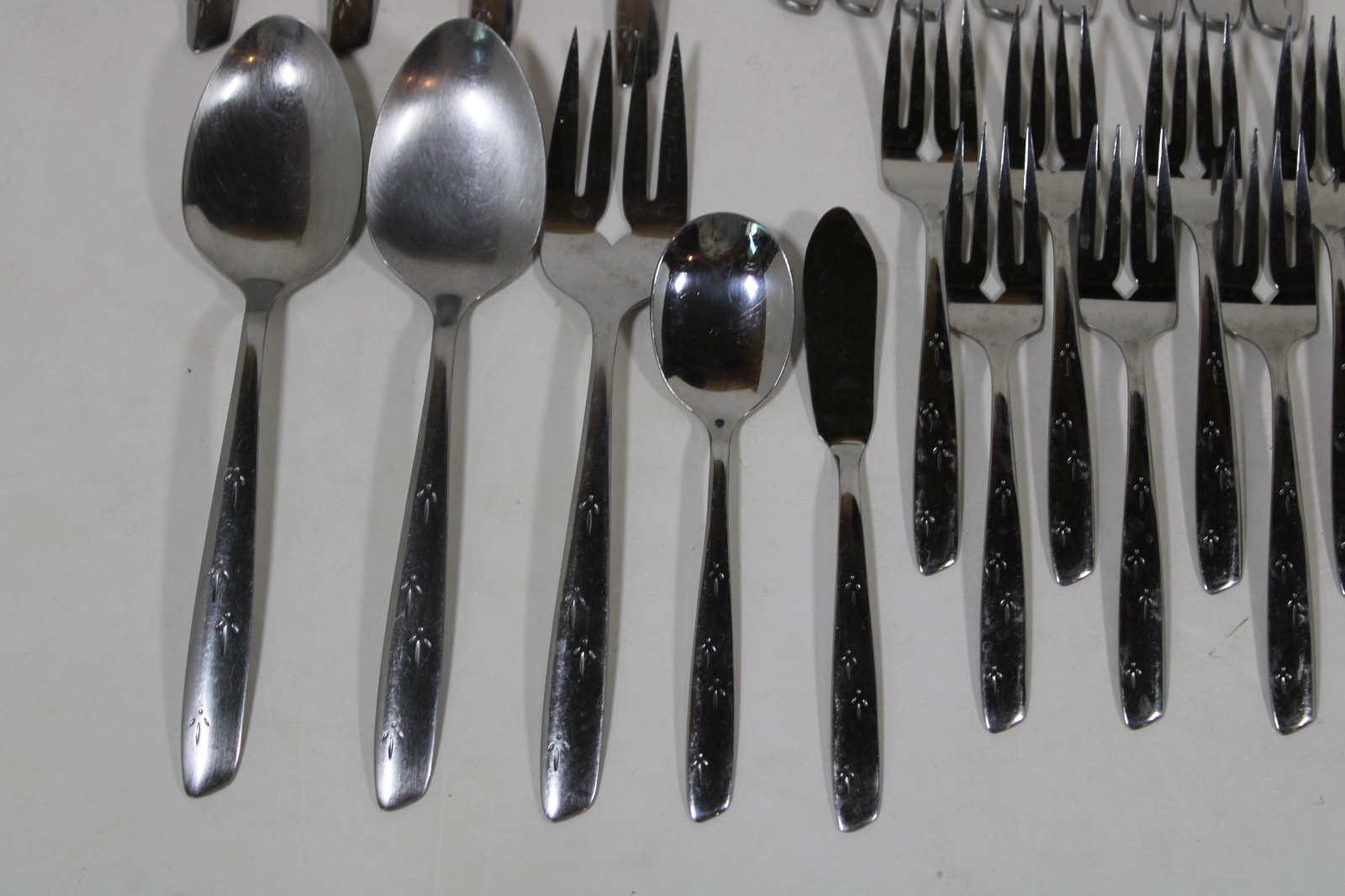 46 Pce. Oneida Stainless Asian Arrow Pattern MCM 1960's - Fork, Knife, Spoon
