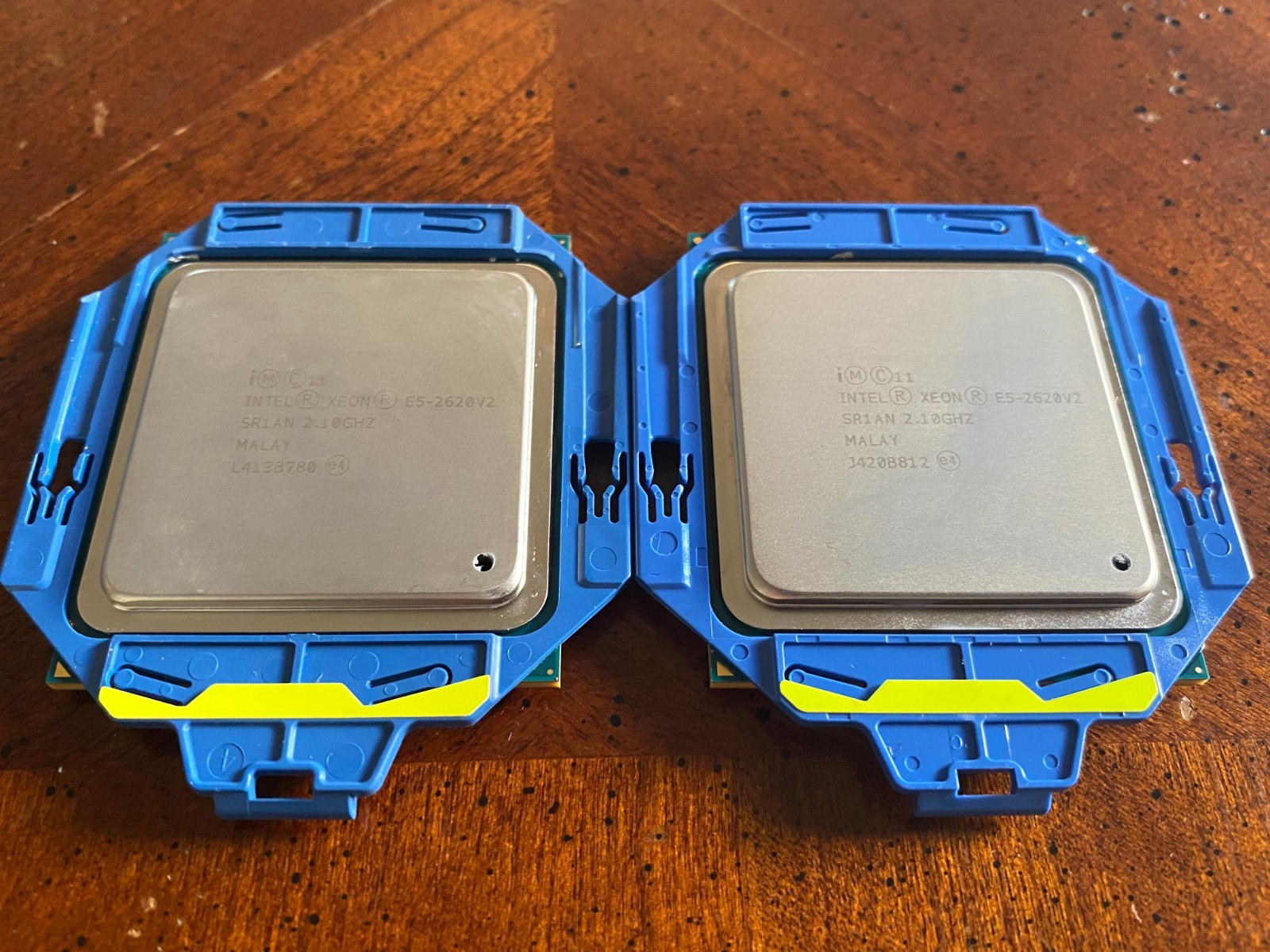 Lot of 2 Intel Xeon E5-2620 V2 - 2.1 GHz Hexa-Core (SR1AN) Processor - Tested