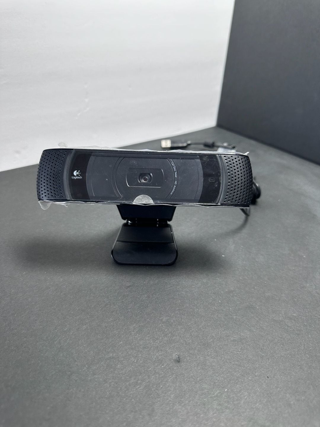Logitech TV Cam HD Webcam 720p Widescreen for Video Calls & Streaming v0022