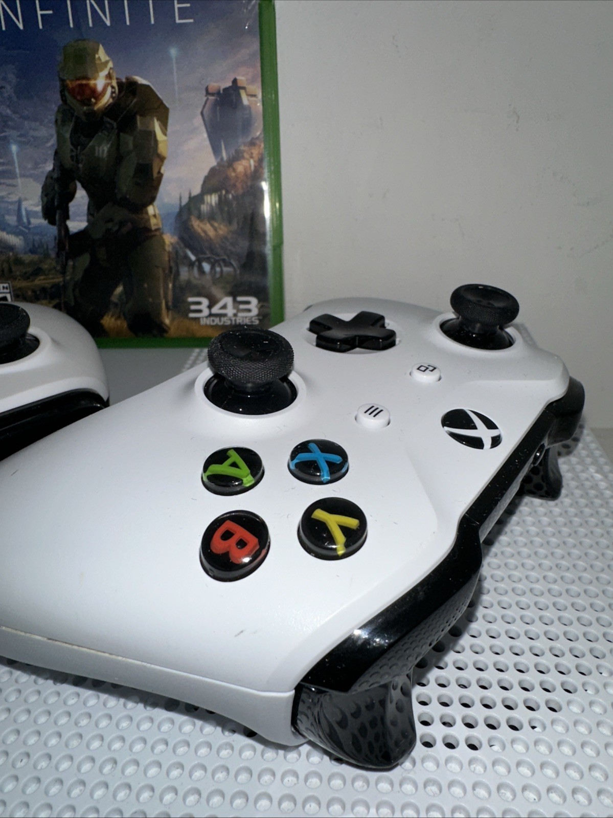 Microsoft Xbox One S 500GB White - Model 1681 - 2 Controllers & Video Game