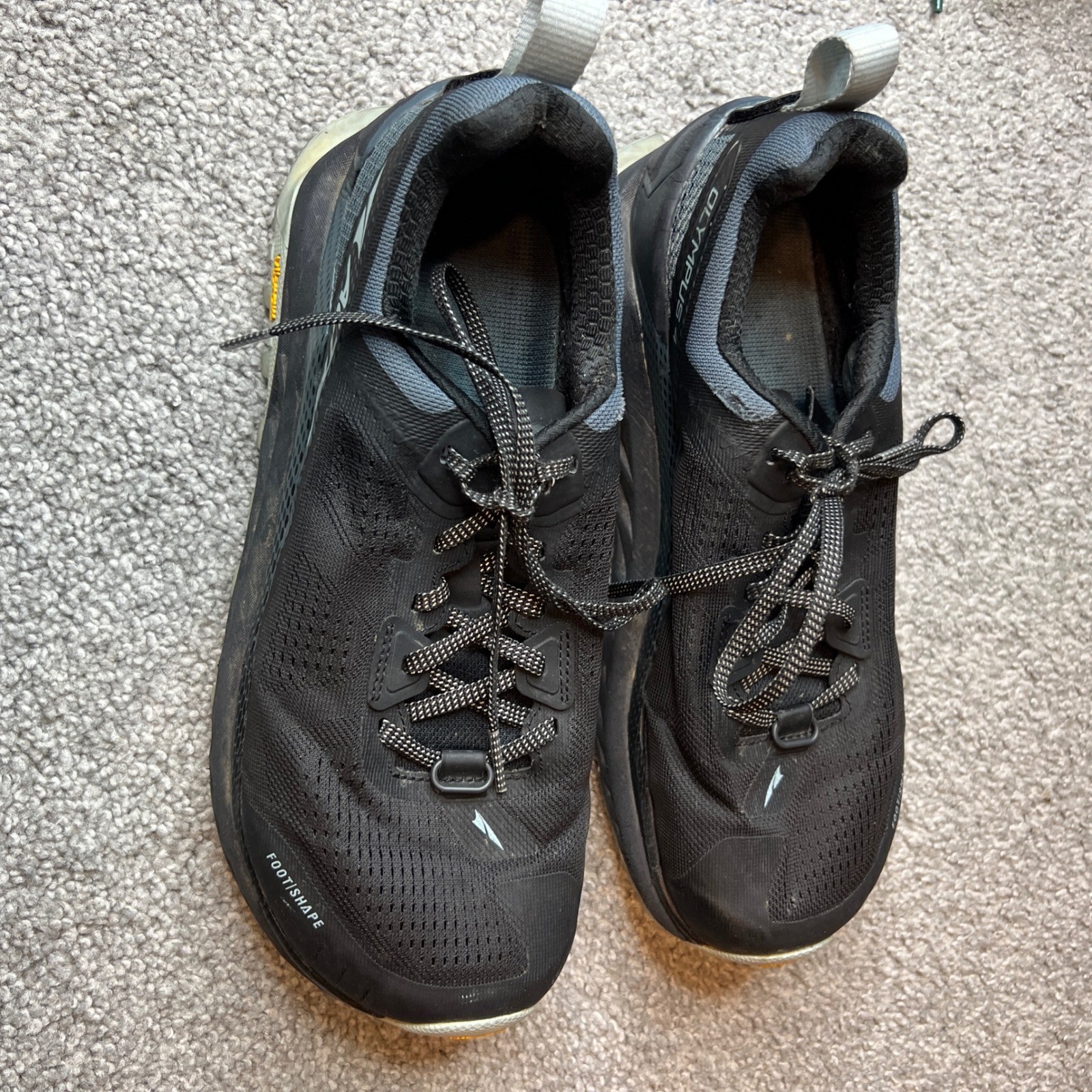 Altra Olympus 4 shoes Mens 9.5 Black Trail Running Vibram Sole outdoor