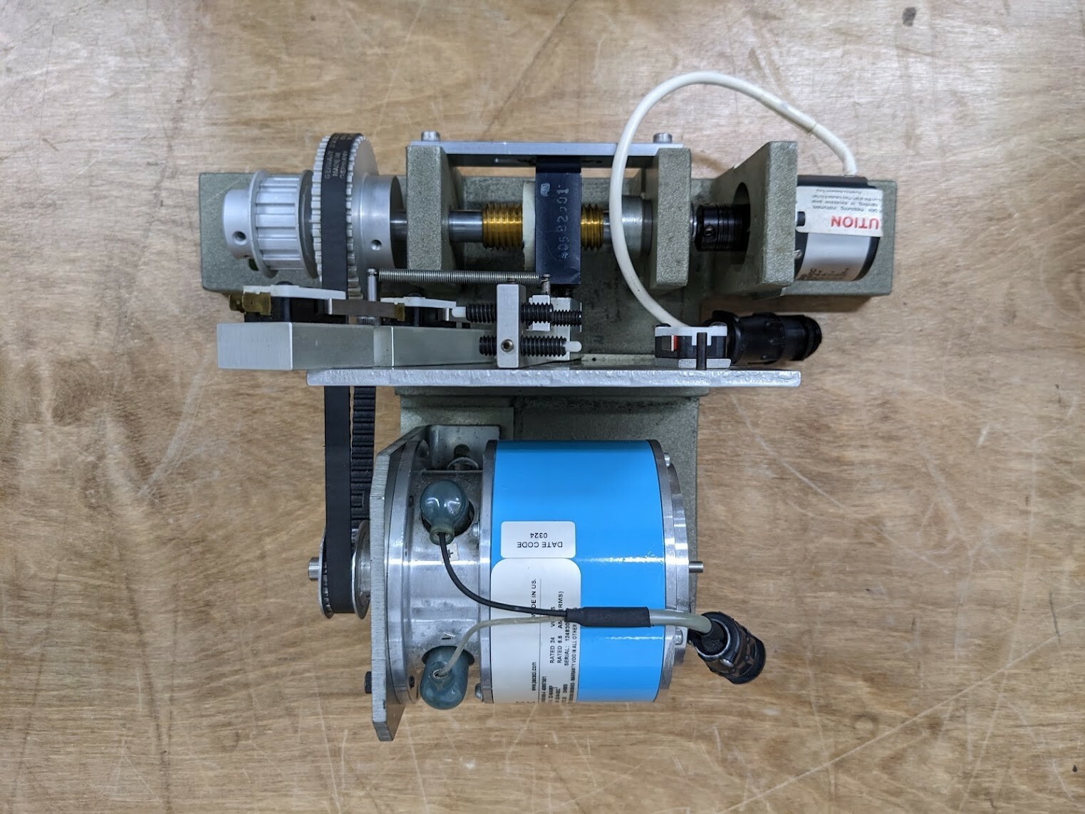 Universal Instruments Axial 6241 Cut & Clinch Z Axis Drive Assembly 40299602