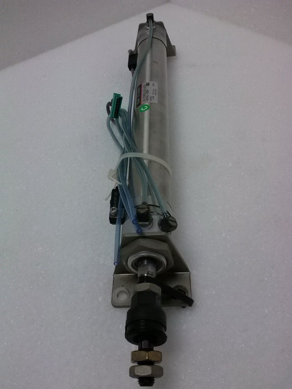 TEL Tokyo Electron Horiz Transfer Cassette Lifter Cylinder SMC 10CDM2L32, Used