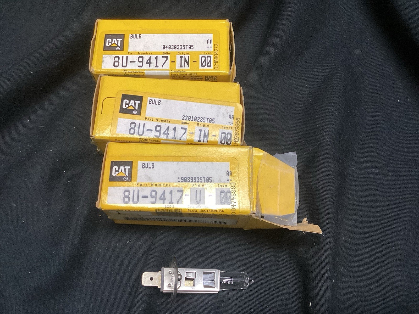 Lot Of 3 OEM  CAT   LAMP BULB  24-VOLT & 70- WATT Caterpillar  8U-9417