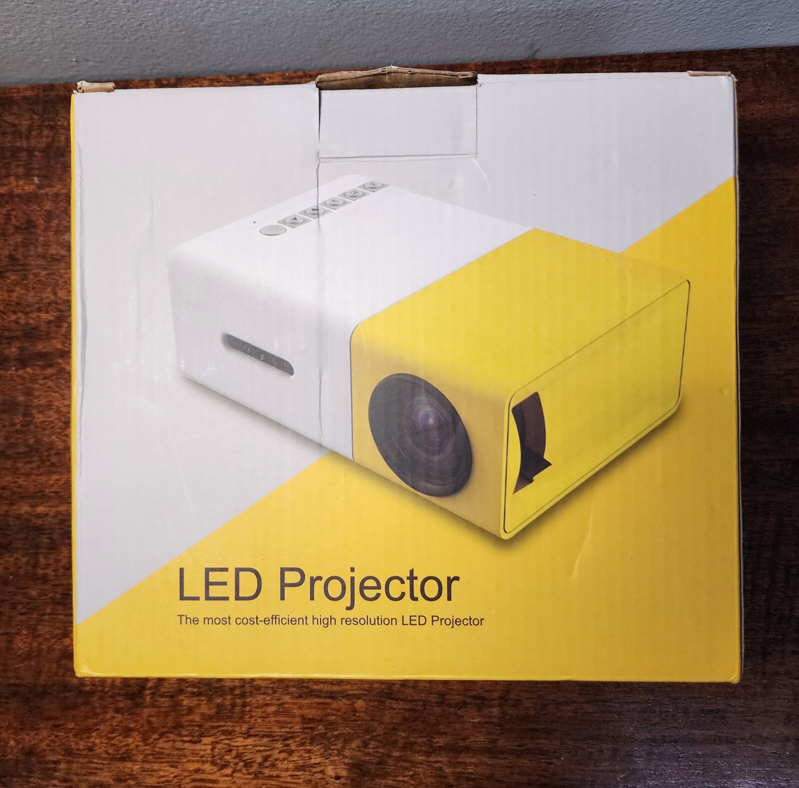 ROHS LED MINI PROJECTOR YG300 HDMI & AV REMOTE, CABLES & GUIDES, BUNDLE, IN BOX