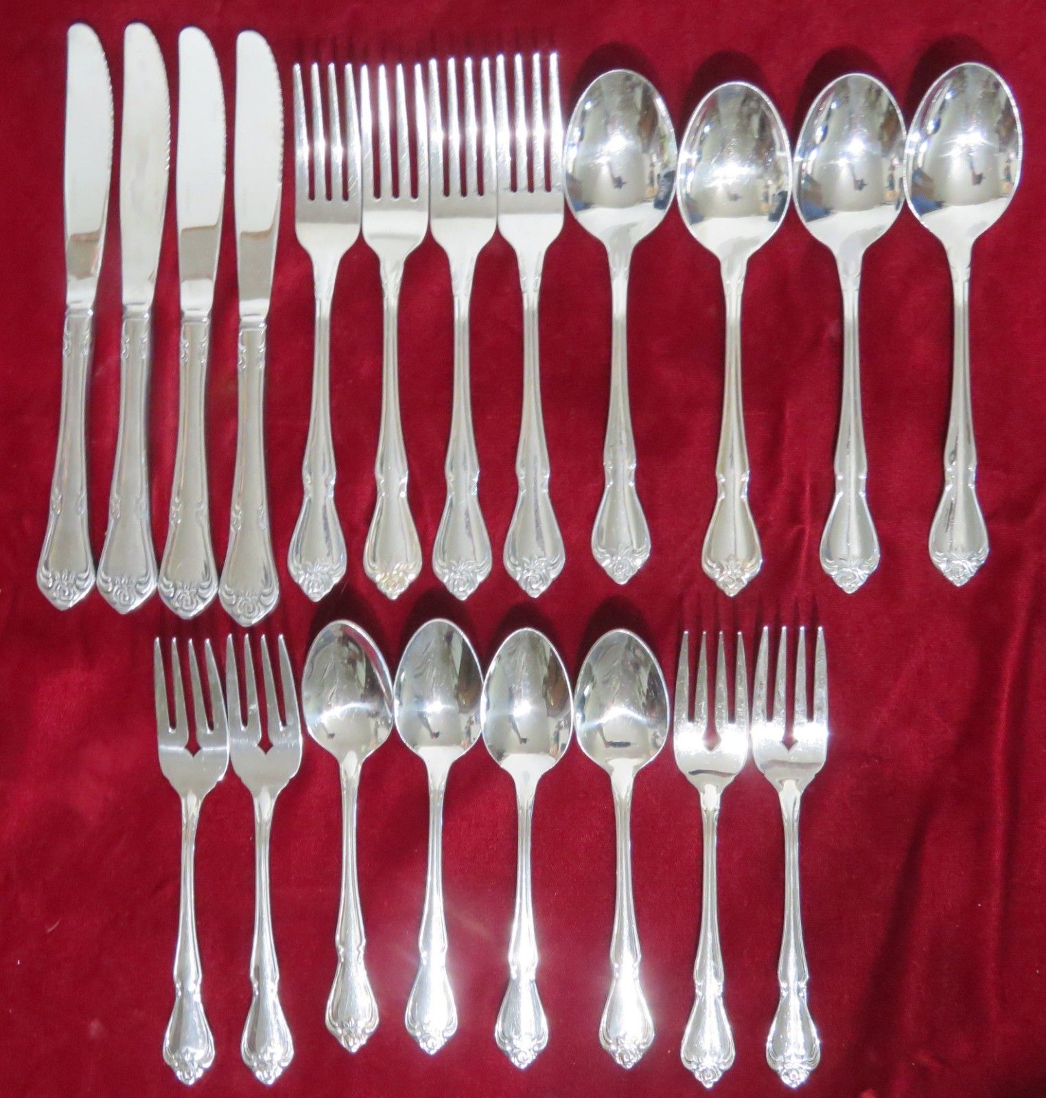 ONEIDA "True Rose/Arbor Rose" Stainless 20 Pieces Service for 4 uu