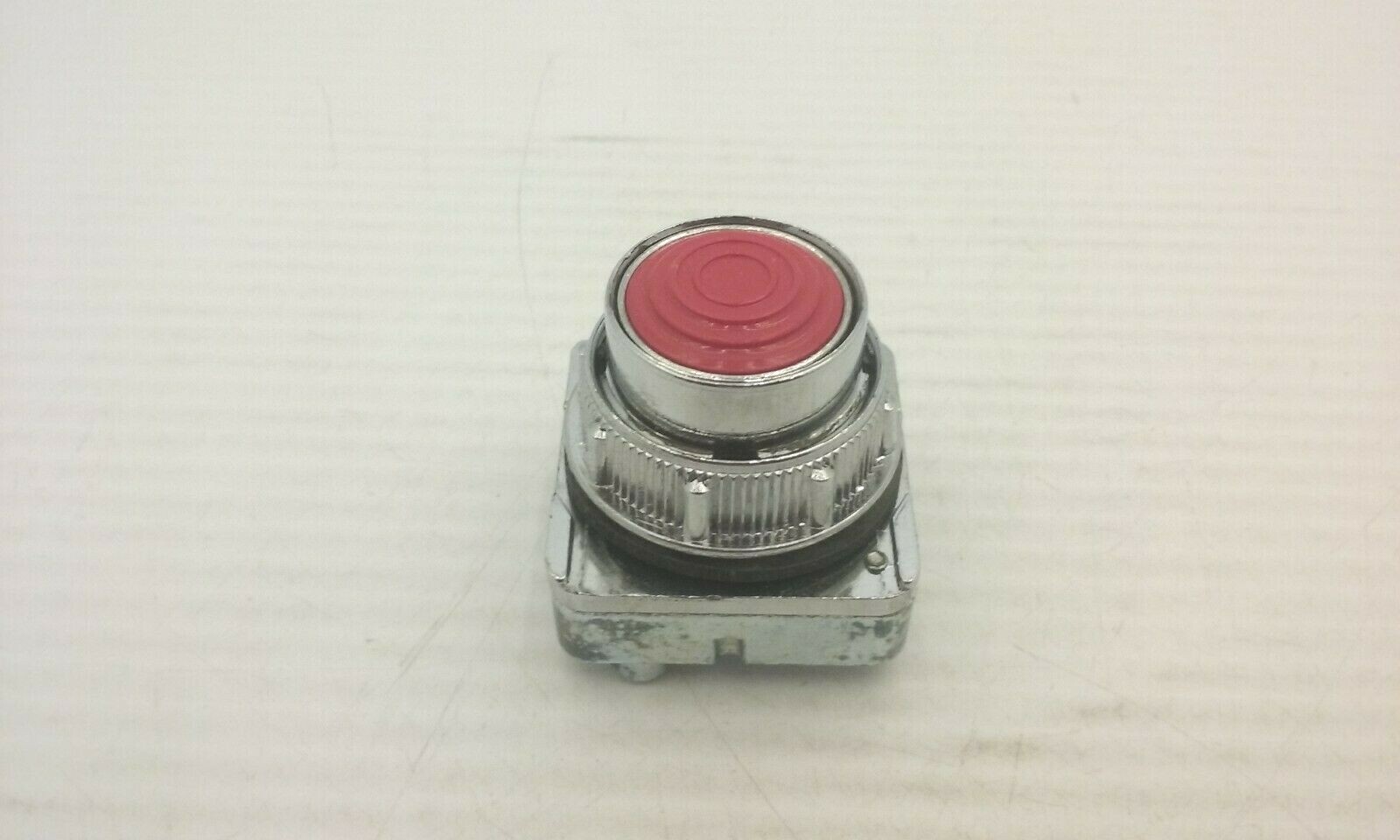 REES R2 CONTROL UNIT PUSHBUTTON STOP HEAVY DUTY RED NIB