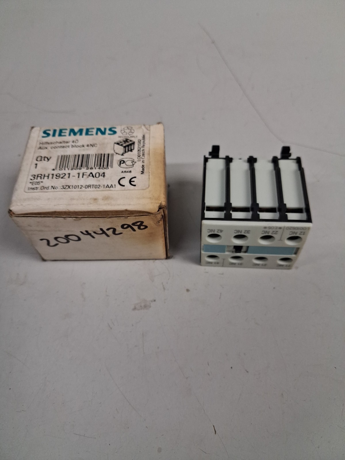 SIEMENS 3RH1921-1LA02 / 3RH19211LA02 (NEW IN BOX)