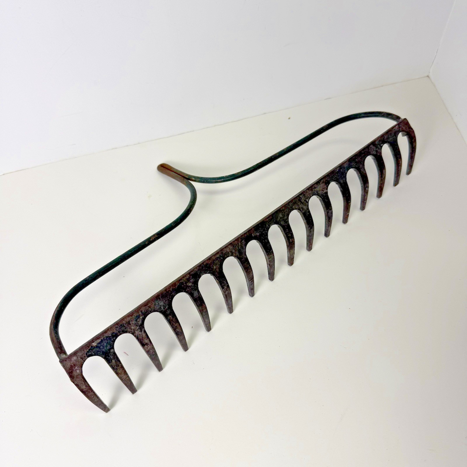 Vintage Metal Rake Art~Farmhouse Rural Wall Decor Rustic Keyholder~16 Tines