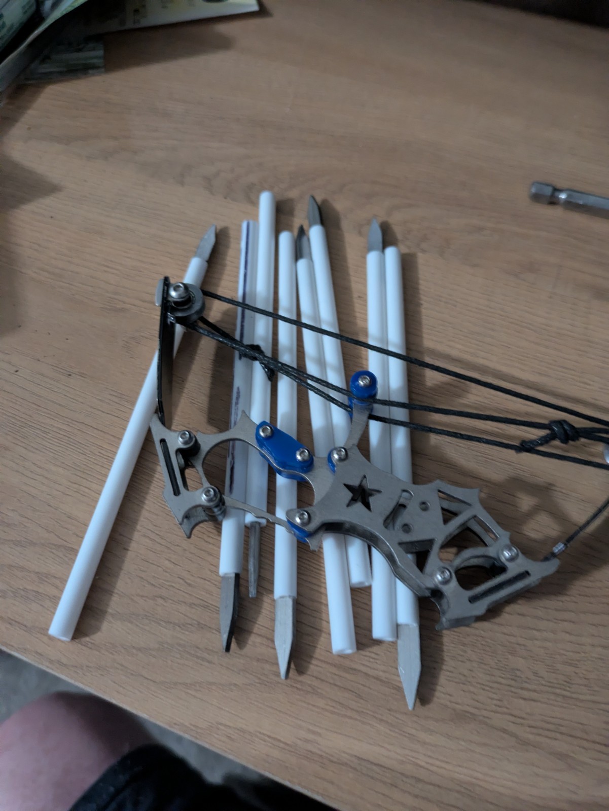 Miniature Compound Bow With Eight Arrows