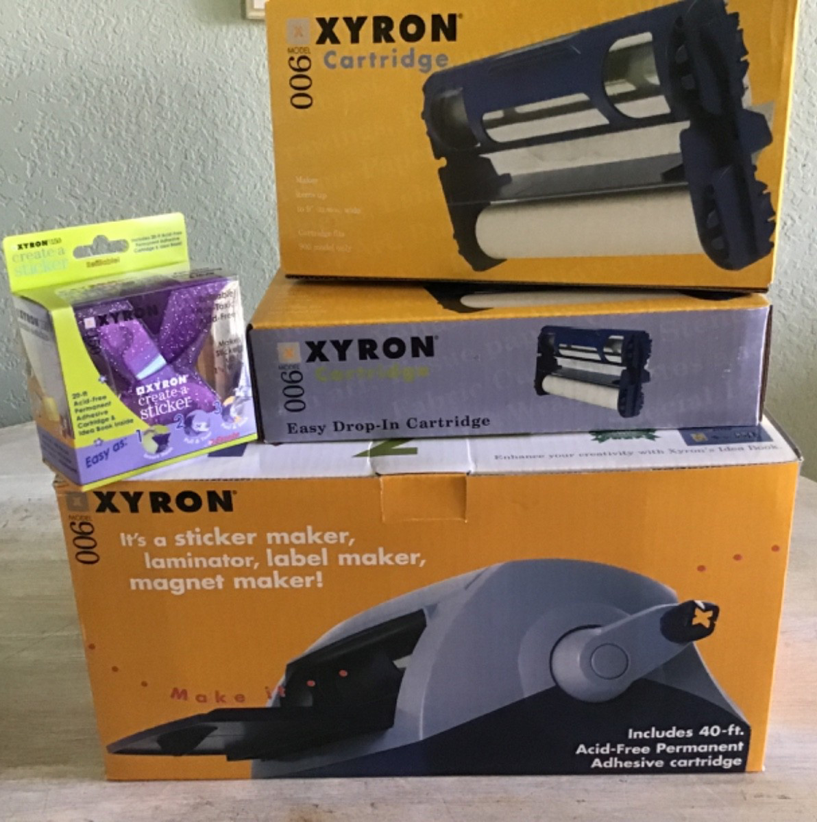 Xyron Model 900 Label, Sticker Maker, Laminator Machine With 2 New Cartridges