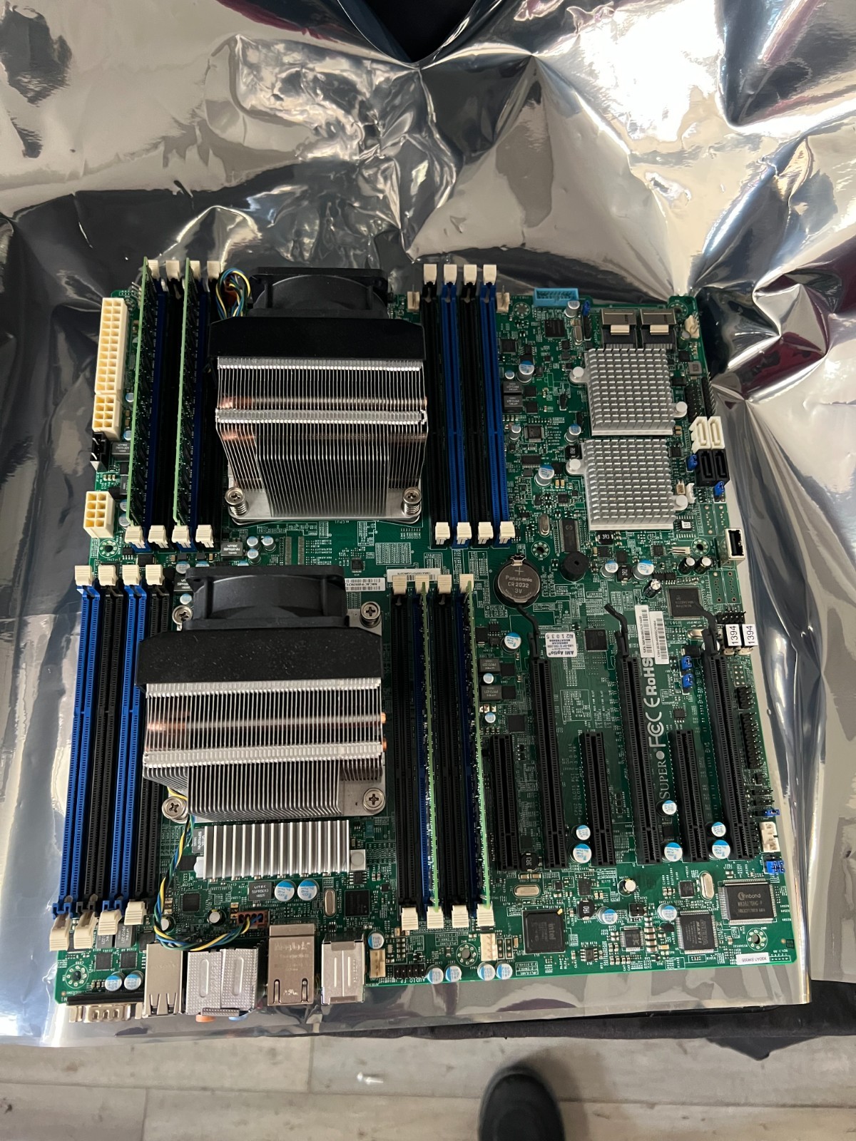 Supermicro MBD-X9DA7-SW005 WITH 32GB RAM AND DUAL XEON PROCESSOR E5-2620