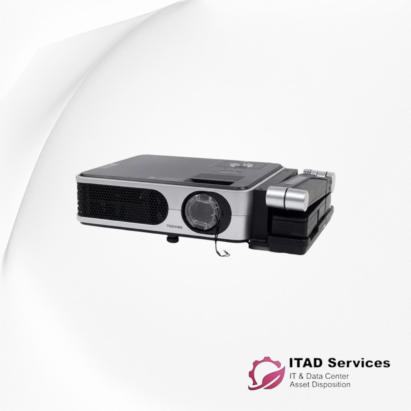 TOSHIBA TLP XC2000 Portable Projector 1316 Lamp Hours