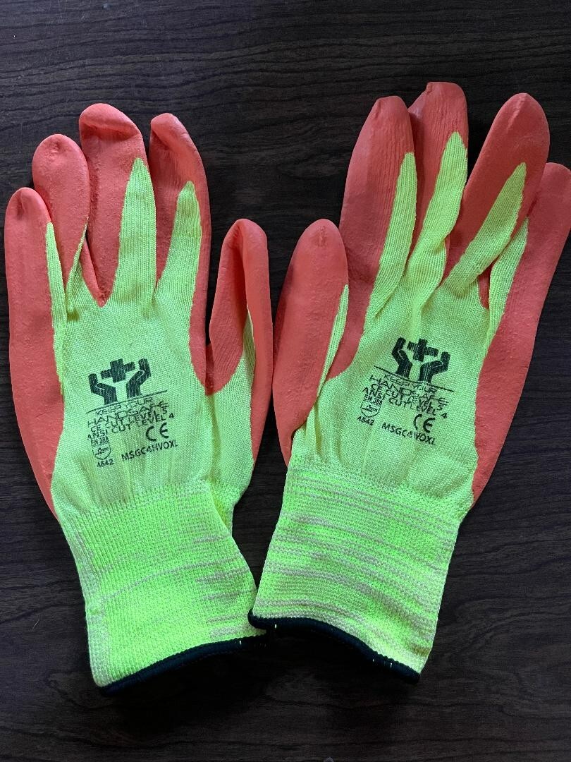 New Posigrip Size XL Cut Resistant 4542 Gloves Coated Certified New