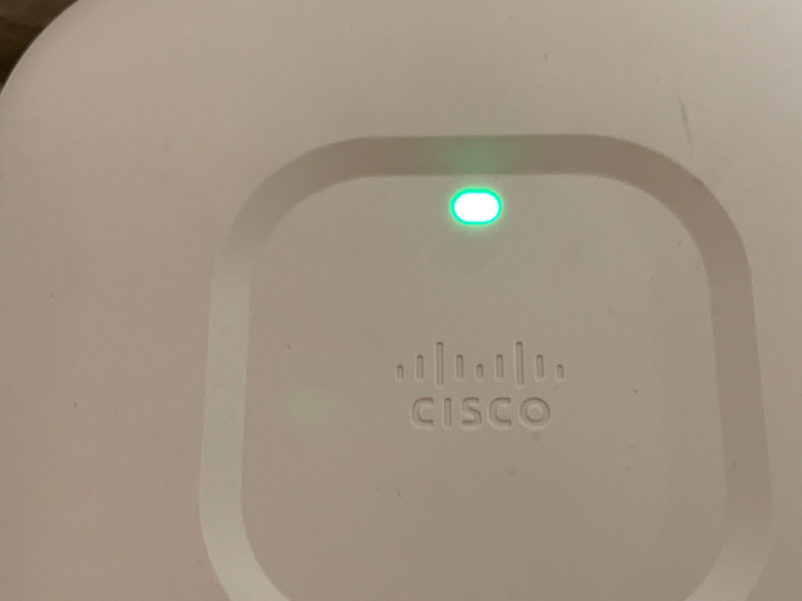 Cisco access point AIR-CAP1702I-B-K9 w/install brackets (both)